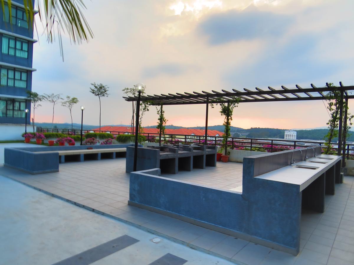 The Garden By J&G Vacation Homes Skudai Esterno foto